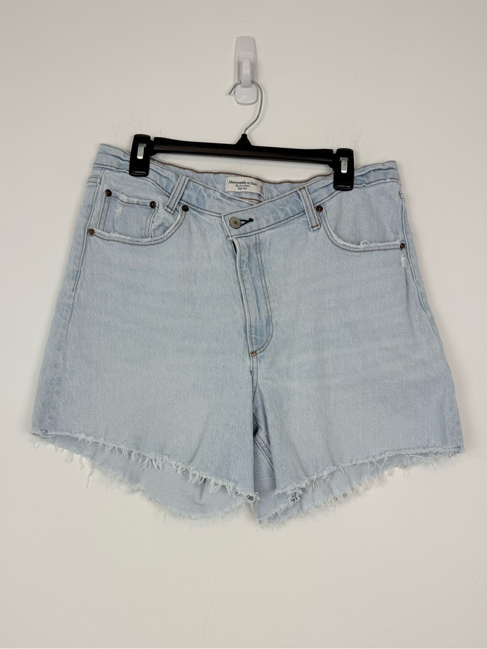 Abercrombie & Fitch Jean Shorts The Dad Short High Rise. Size 14/32. Light Wash.